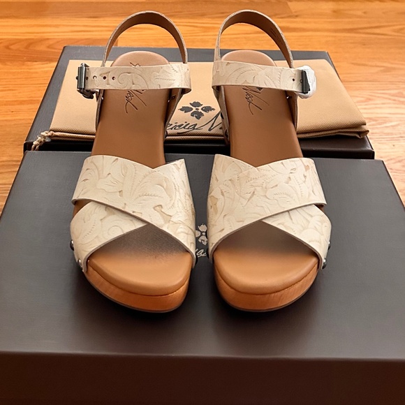 Patricia Nash NIB Gigi Sandals (8) - Picture 2 of 15